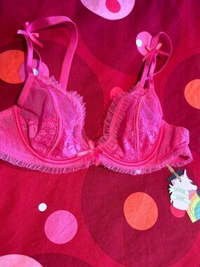 Playful Promises Lace & Frill Bra - 36DDD - NWT